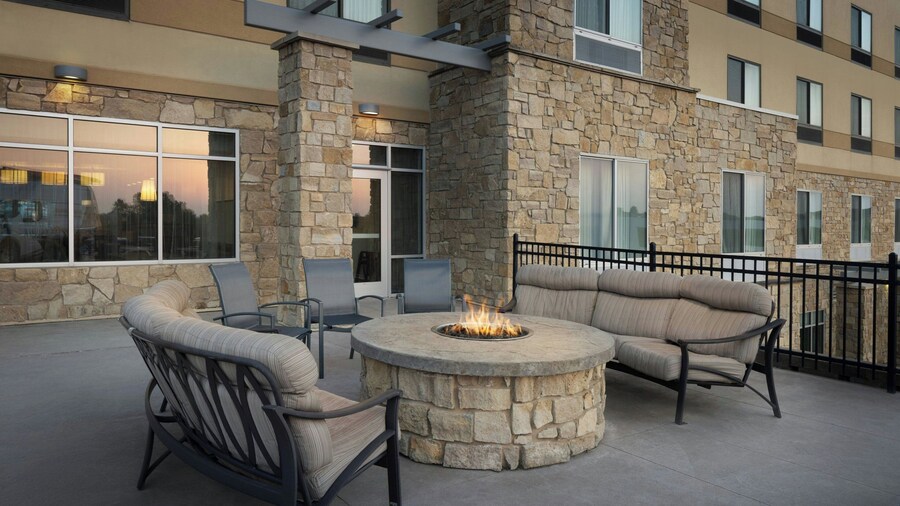 Fairfield Inn & Suites by Marriott Lincoln Southeast