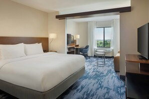 Studio, 1 King Bed with Sofa bed | Pillowtop beds, in-room safe, desk, laptop workspace - Fairfield Inn & Suites by Marriott Lincoln Southeast (Lincoln)