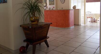 Au Relais Provencal