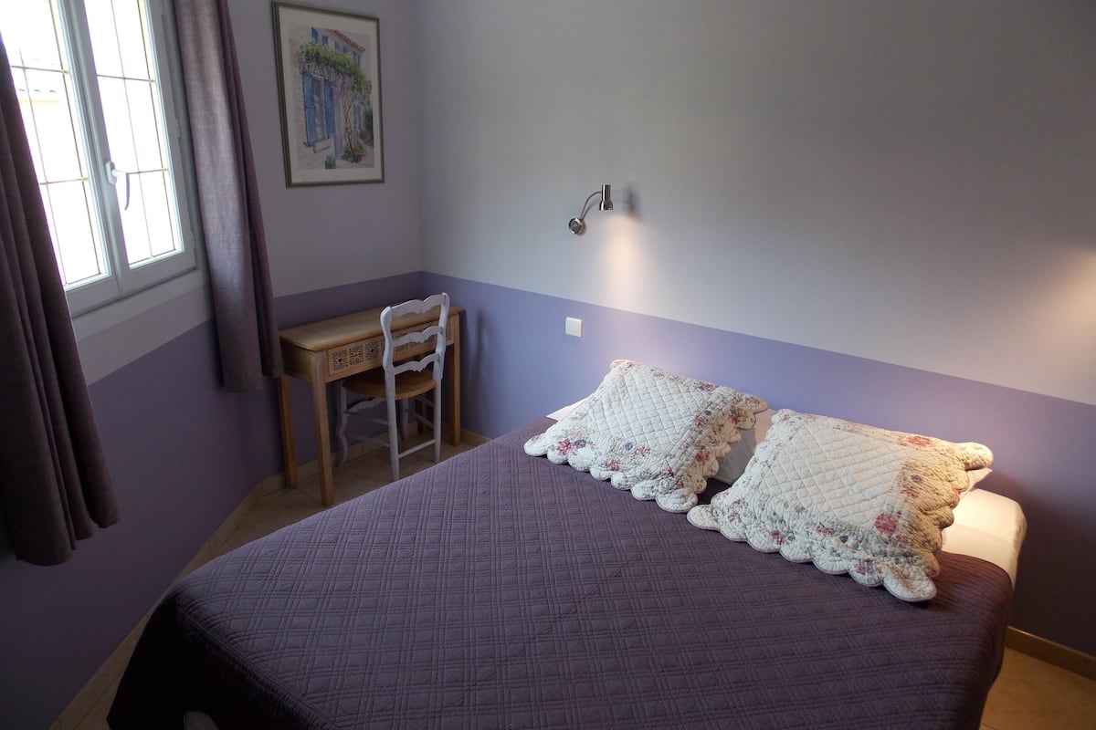 Quarto casal econômico | Wi-Fi de cortesia, individualmente decorados, individualmente mobiliados