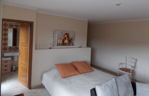 Décoration personnalisée, ameublement personnalisé, Wi-Fi gratuit