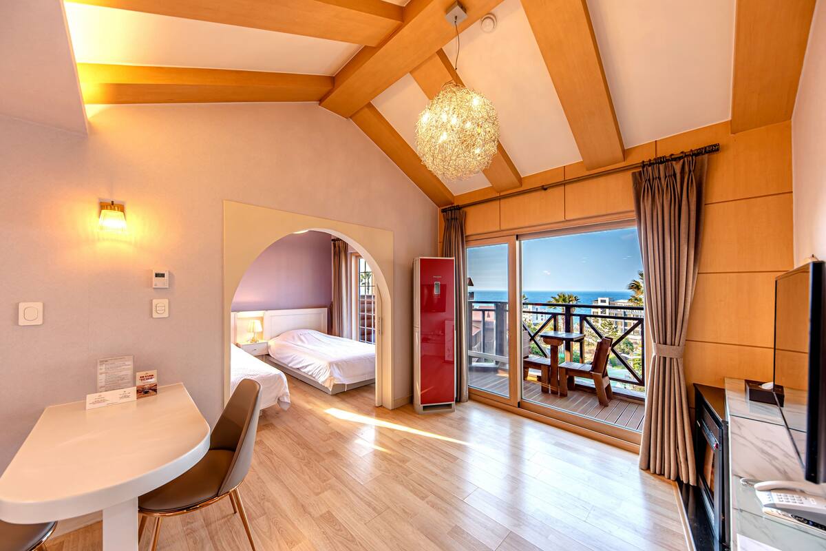 Blackout curtains, soundproofing, free WiFi, bed sheets