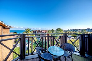 Blackout curtains, soundproofing, free WiFi, bed sheets