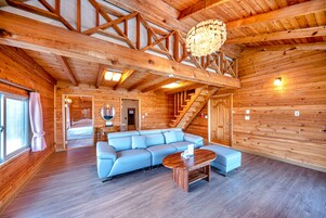 Blackout drapes, soundproofing, free WiFi, bed sheets