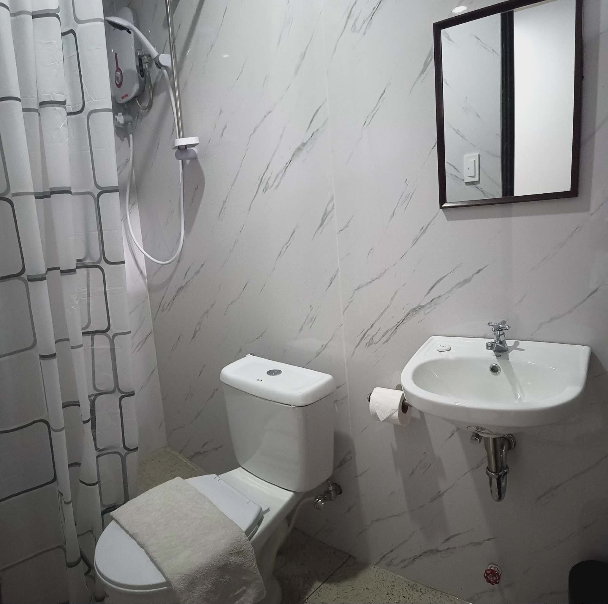 Photo - Lola's Lodge