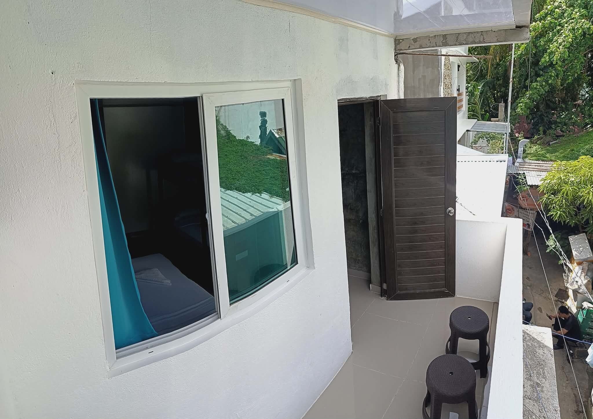 Photo - Lola's Lodge