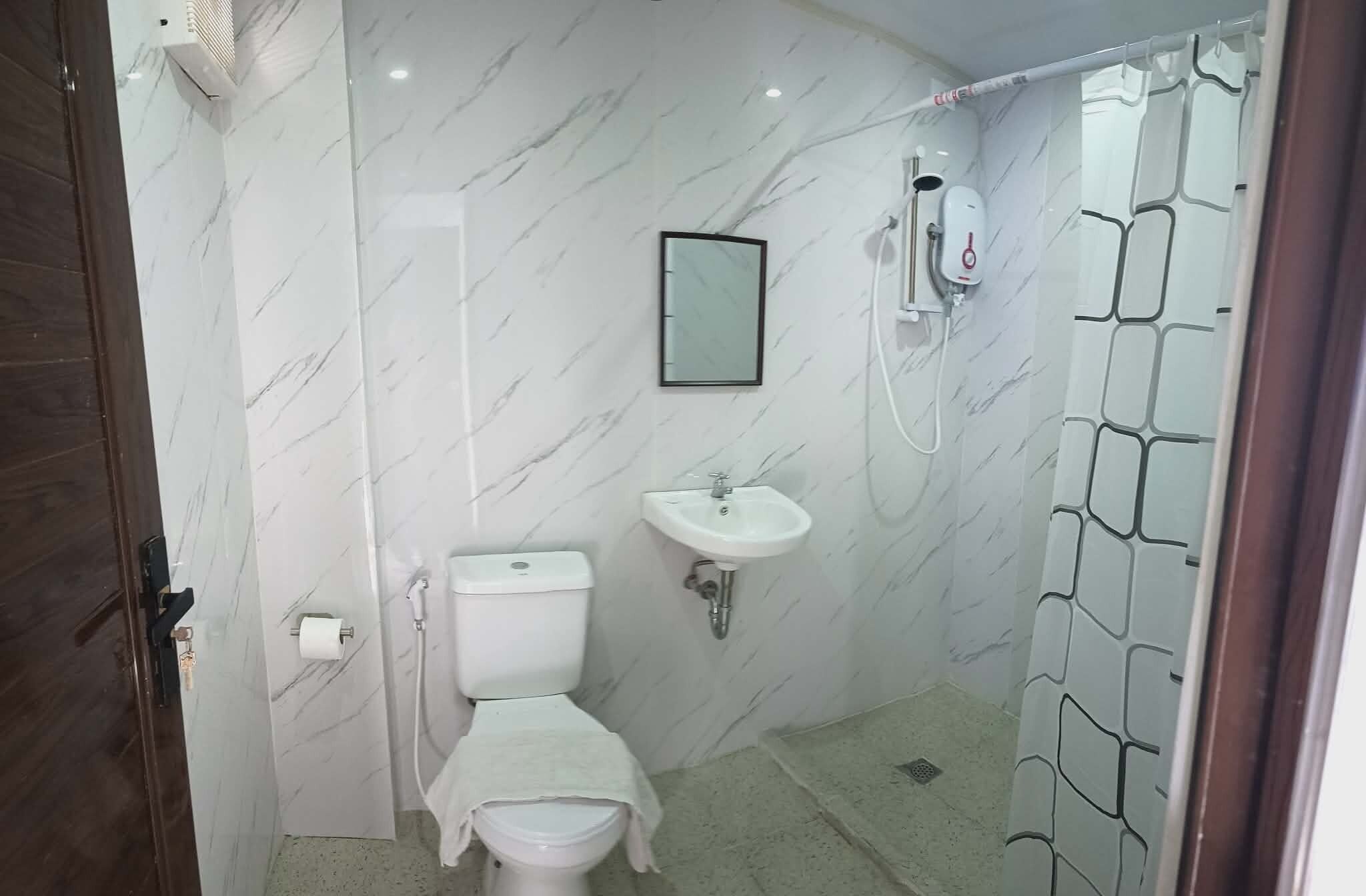 Photo - Lola's Lodge