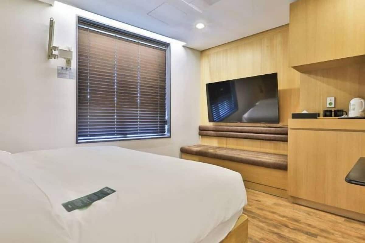 Individually decorated, individually furnished, free WiFi, bed sheets