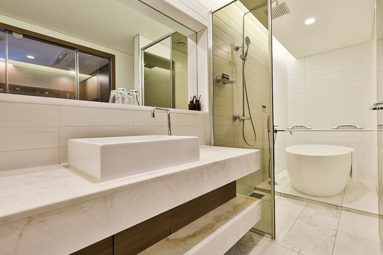suite | bathroom | shower, free toiletries, hair dryer, bathrobes