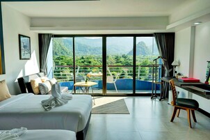 Deluxe Studio | In-room safe, free WiFi