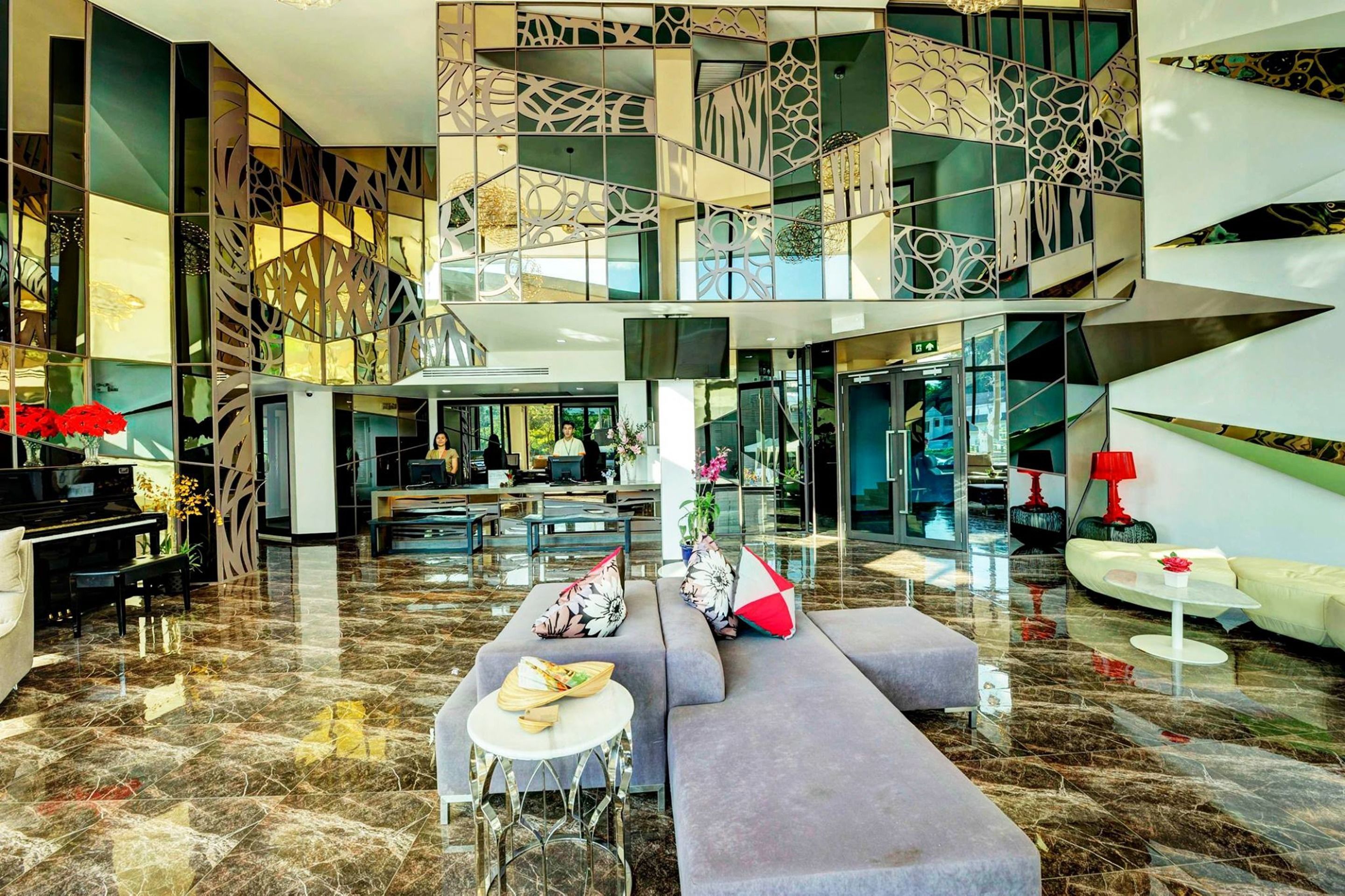 Coin salon dans le hall