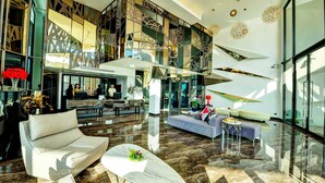 Sala de estar en el lobby