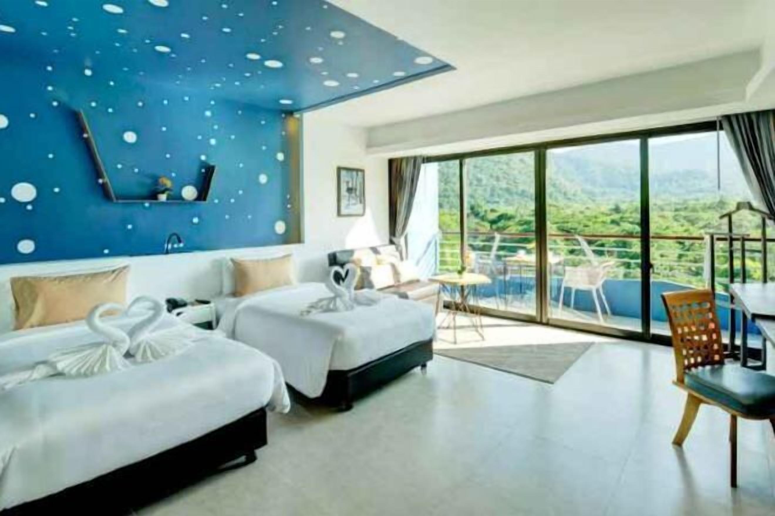 In-room safe, free WiFi