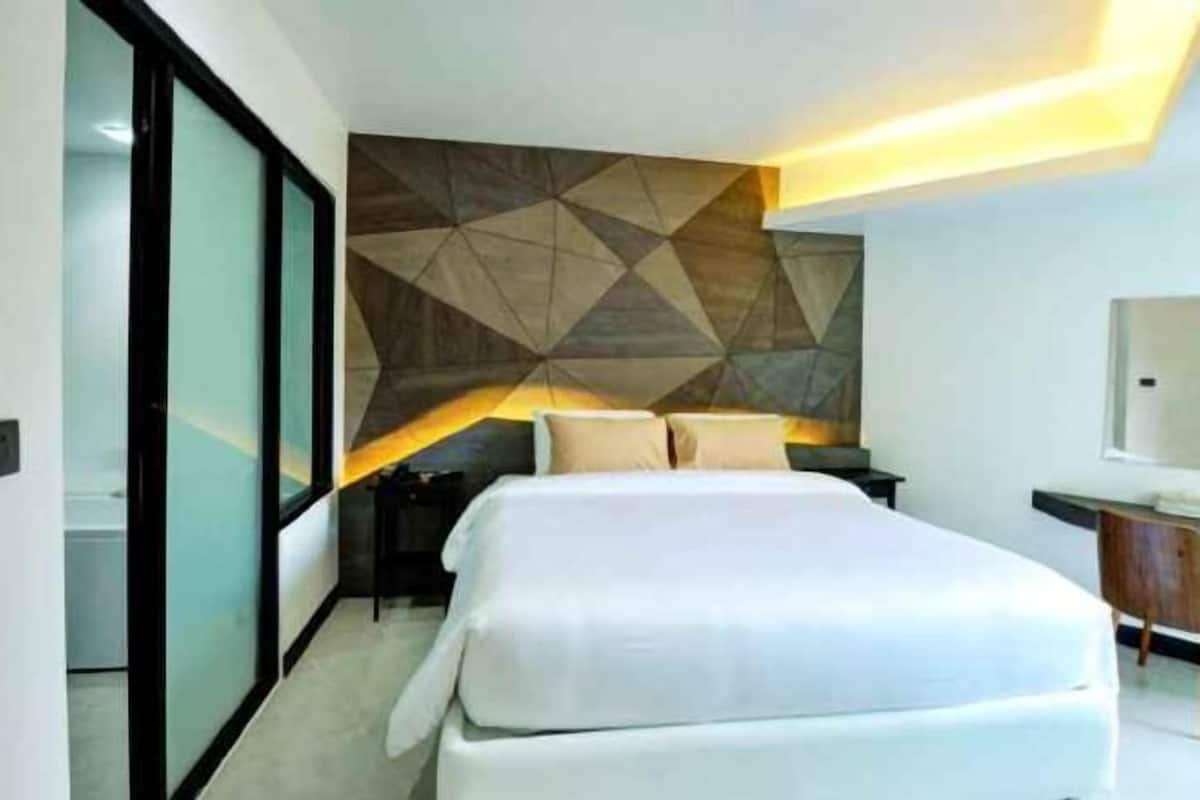 Tallelokero huoneessa, ilmainen Wi-Fi