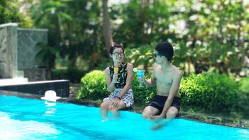 Kolam renang terbuka