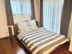 1 bedroom, free WiFi, bed sheets