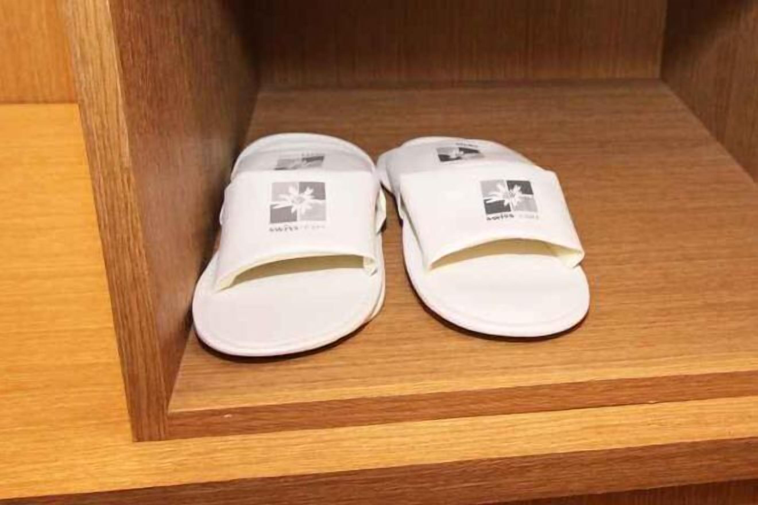 Tiện nghi phòng tắm | Đồ dùng nhà tắm miễn phí, áo choàng tắm, dép đi trong nhà 