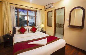 Premium bedding, desk, iron/ironing board, free WiFi - Hotel Dream City (Kathmandu)