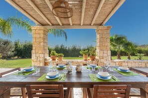 Villa, 4 Bedrooms | Terrace/patio