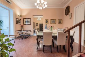 Free daily buffet breakfast - B&B Palazzo Benso (Palermo)