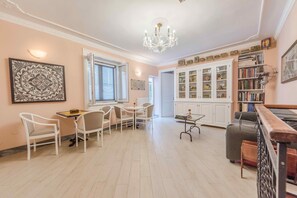 ロビーラウンジ