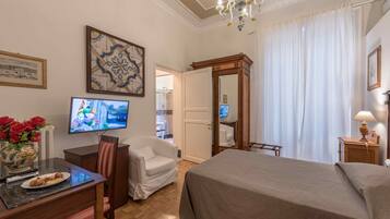 Enkeltrom | Sengetøy av topp kvalitet, skrivebord, lydisolert og barnesenger