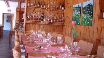 Servizio di colazione, pranzo, cena e brunch