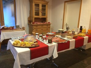 Morgenmadsbuffet hver dag mod et gebyr
