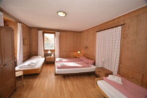 Economy Room, Multiple Beds | Free WiFi, bed sheets - Hotel Schöntal (Filisur)