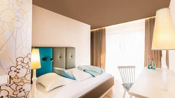 Comfort Single Room, Garden View | Living area | Flat-screen TV