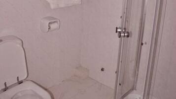 淋浴設備、風筒、提供毛巾