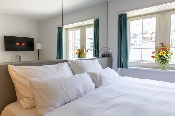 Business Studio, 2 Single Beds, Kitchen | Premium bedding, in-room safe, individually decorated