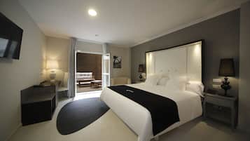 Premium bedding, minibar, in-room safe, desk