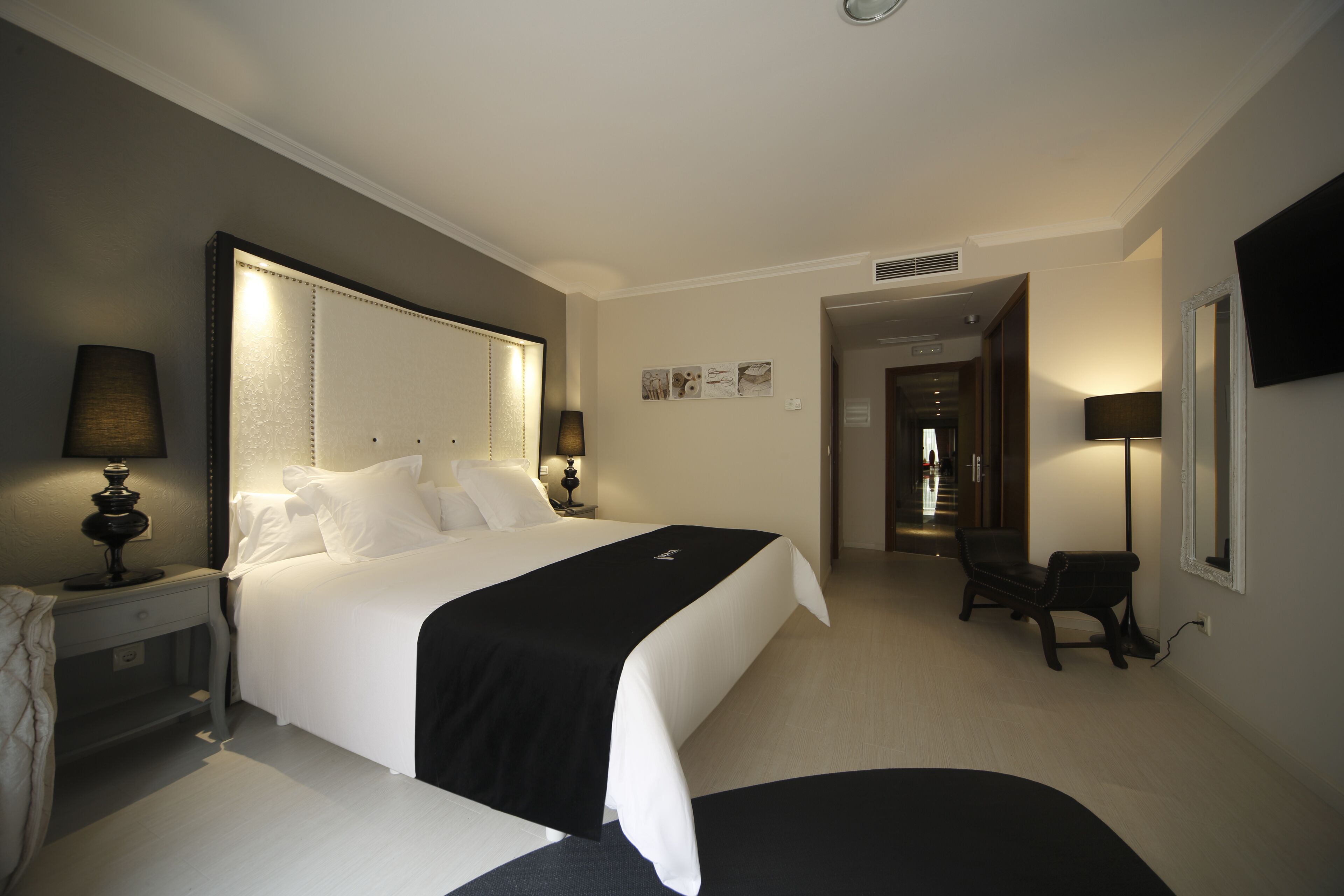 superior double room | premium bedding, minibar, in-room safe, desk