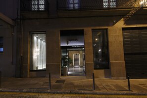 Façade de l’hébergement - soirée/nuit