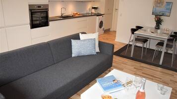 Apartment, 1 Bedroom, Patio (3 People - Linen Excluded) | 1 bedroom, individually decorated, desk, laptop workspace