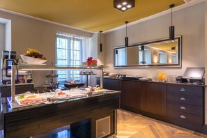 Free daily local cuisine breakfast - Hotel Kettenbrücke (Aarau)
