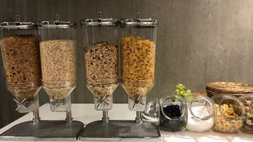 Desayuno buffet (DKK 100 por persona)