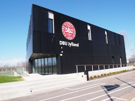 Fachada de la propiedad. DBU Hotel & Kursuscenter