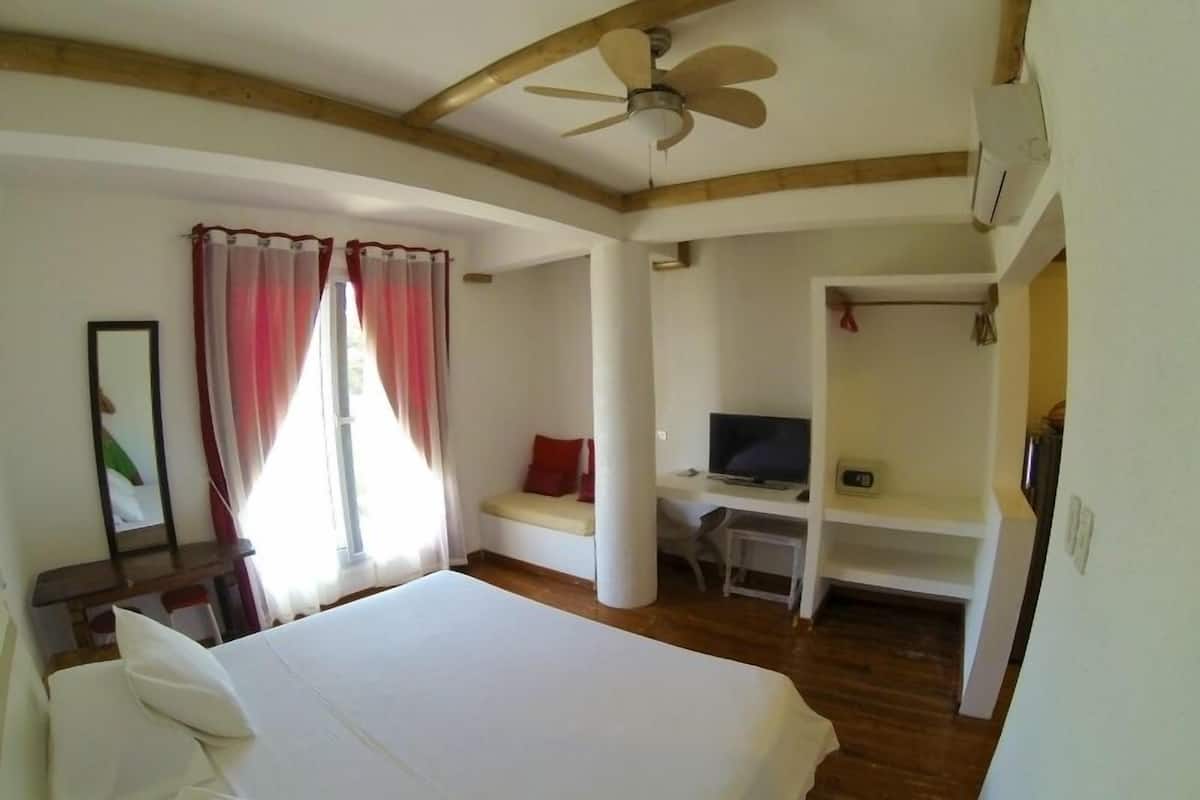 1 bedroom, in-room safe, individually decorated, individually furnished