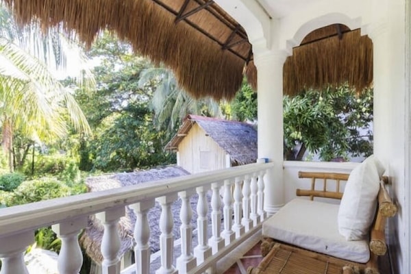 Deluxe Room, Balcony | Balcony