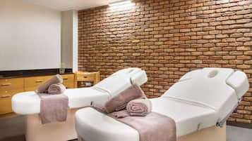 Sauna, hot tub, steam room, body treatments, aromatherapy, body wraps