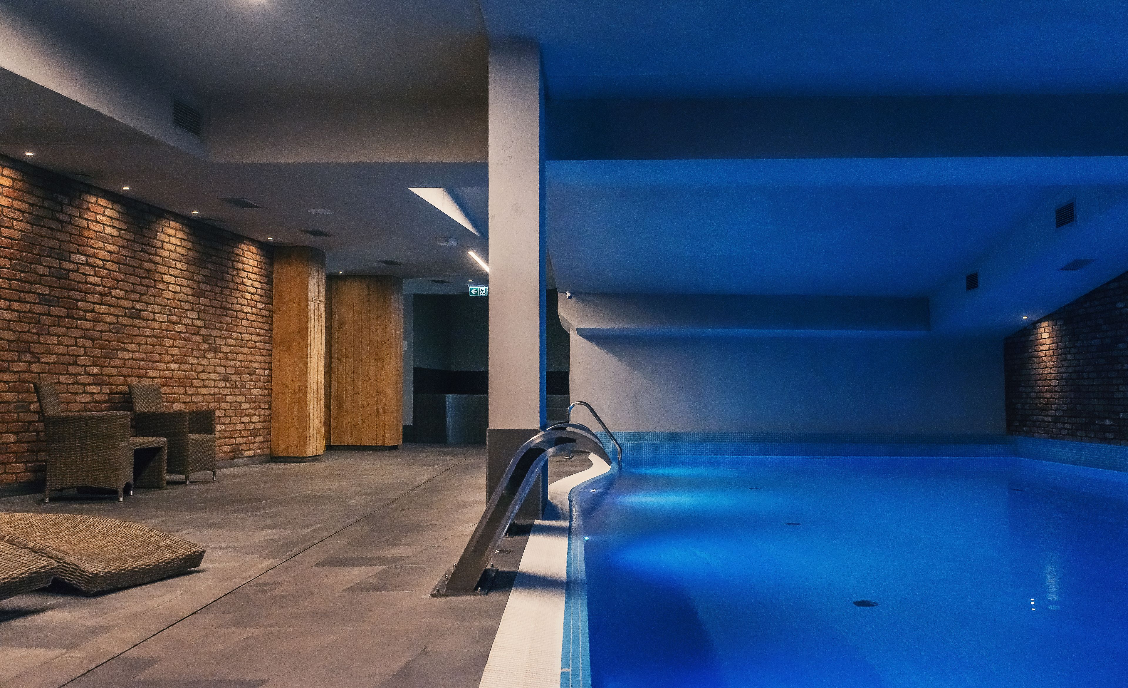 indoor pool, pool loungers