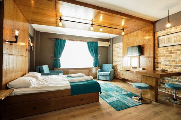 Junior Suite, Jetted Tub | In-room safe, desk, soundproofing, iron/ironing board - Cube Suites (Istanbul)