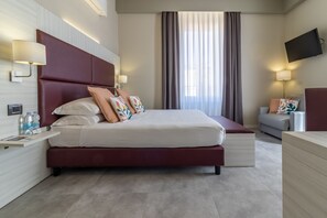 Premium bedding, down comforters, minibar, in-room safe - Cinque Terre Gateway (La Spezia)