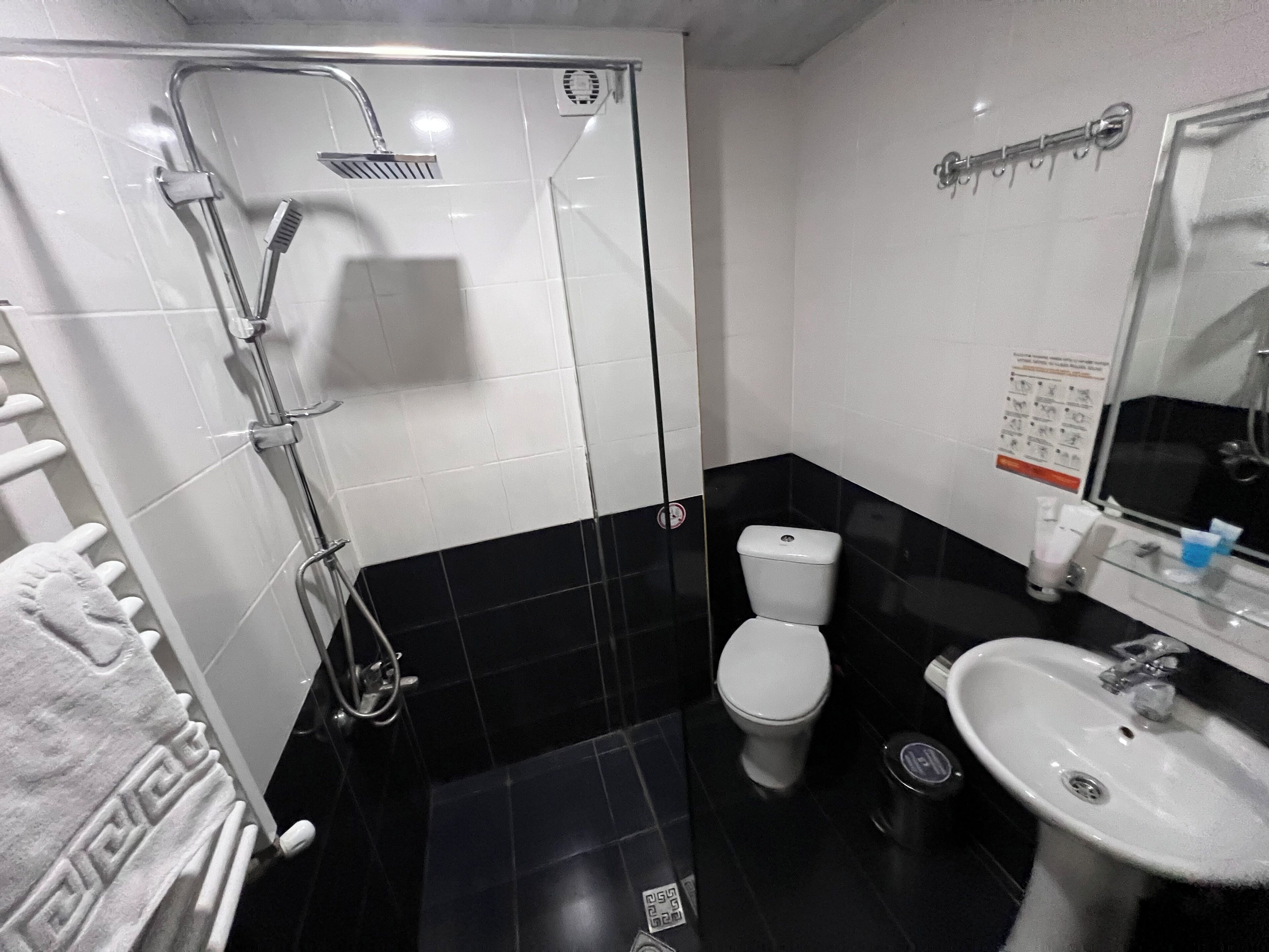 standard room, 1 king bed, balcony | 1 bedroom, premium bedding, in-room safe, soundproofing