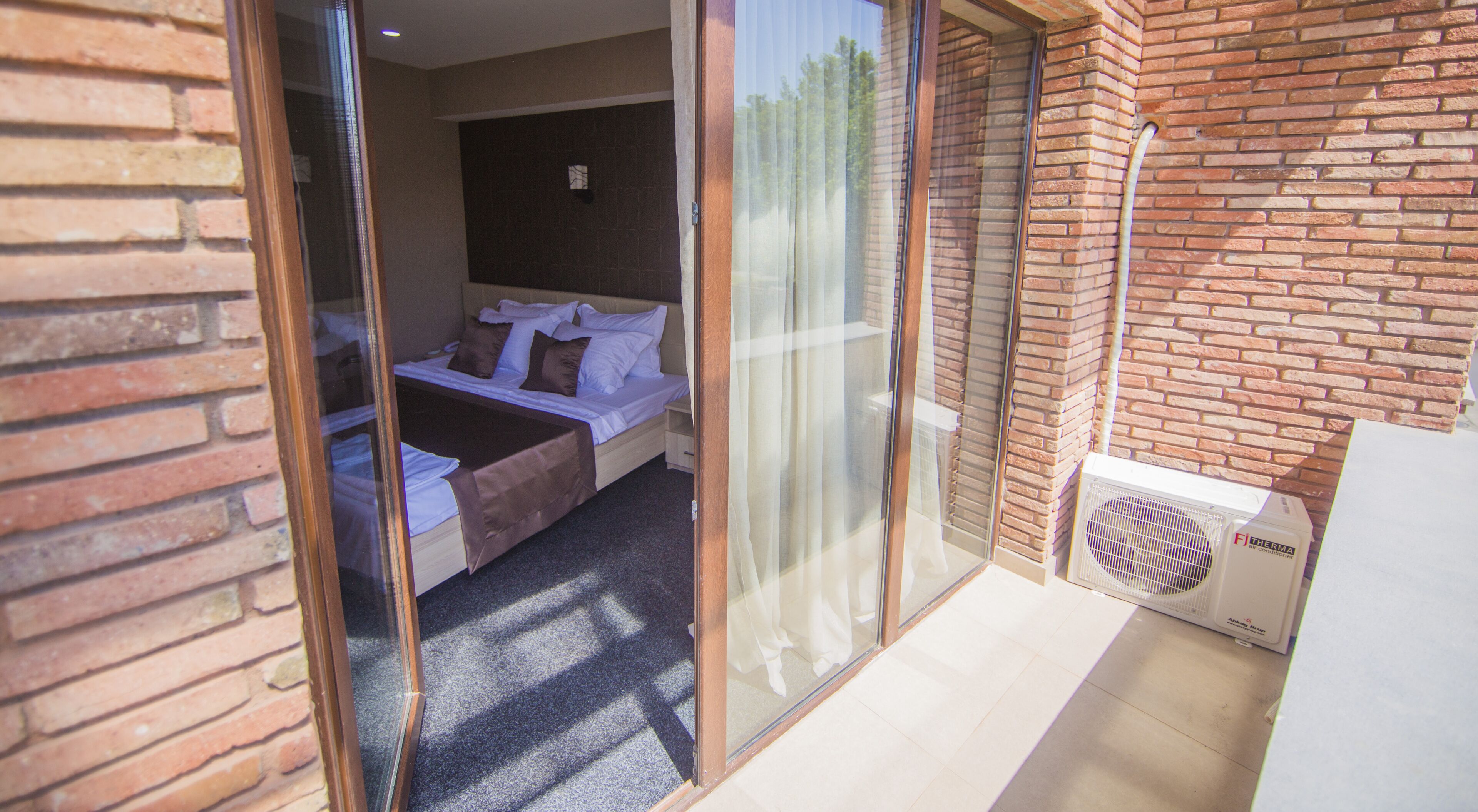 standard room, 1 king bed, balcony | 1 bedroom, premium bedding, in-room safe, soundproofing