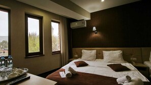 Family Quadruple Room, Mountain View | Premium bedding, in-room safe, soundproofing, iron/ironing board - Hotel Voyager (Tbilisi)
