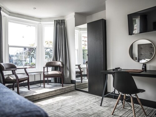 Sinclair's Bar, Lounge & Rooms