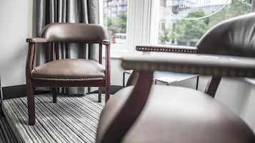 Phòng đôi hoặc 2 giường đơn Superior, có phòng tắm riêng
